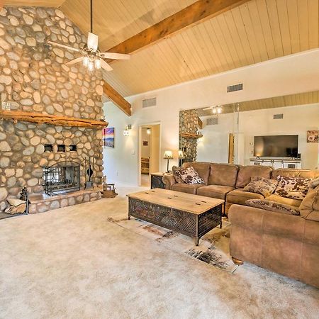 Lush Pinetop Retreat With Large Deck And Wooded Yard! المظهر الخارجي الصورة