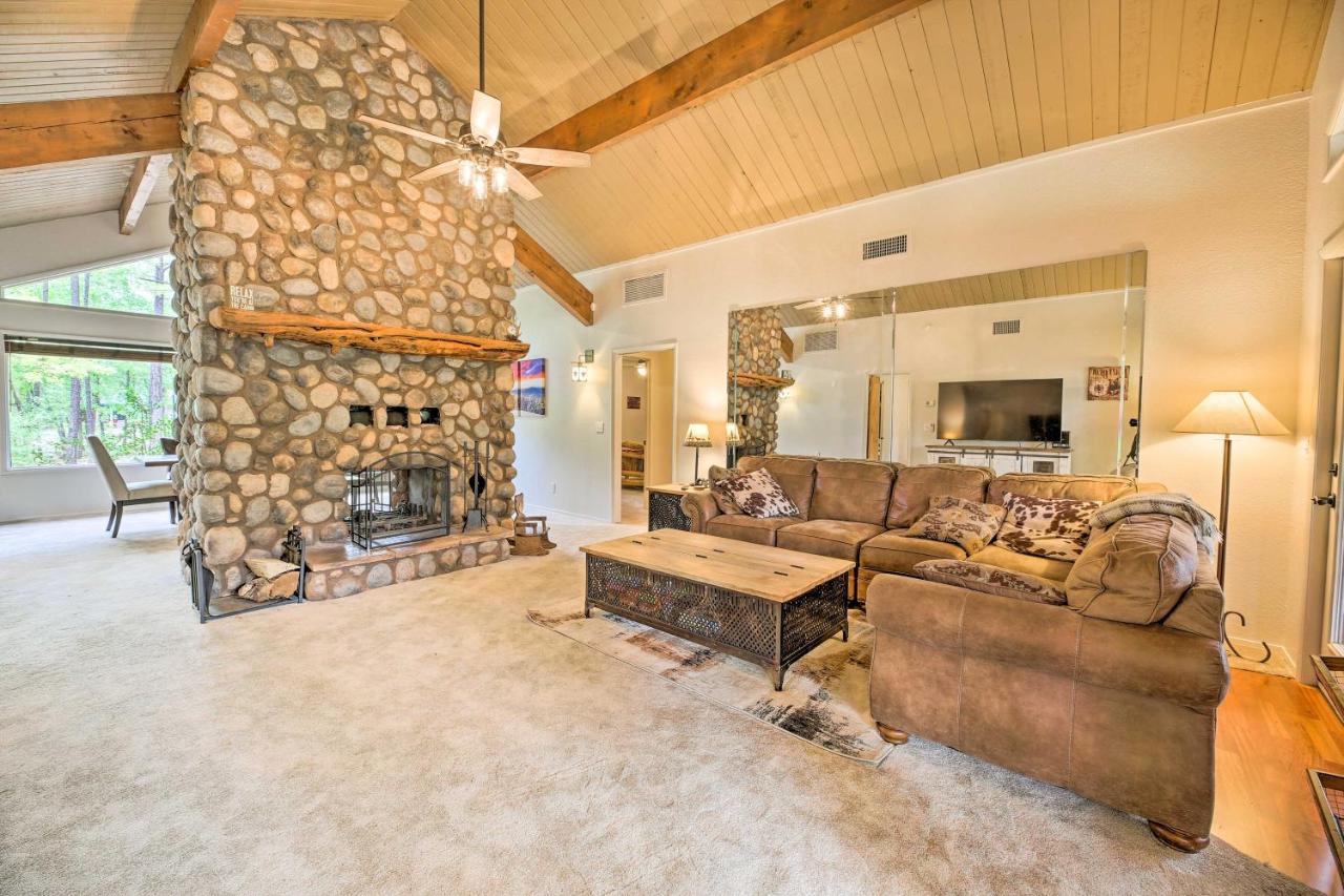 Lush Pinetop Retreat With Large Deck And Wooded Yard! المظهر الخارجي الصورة