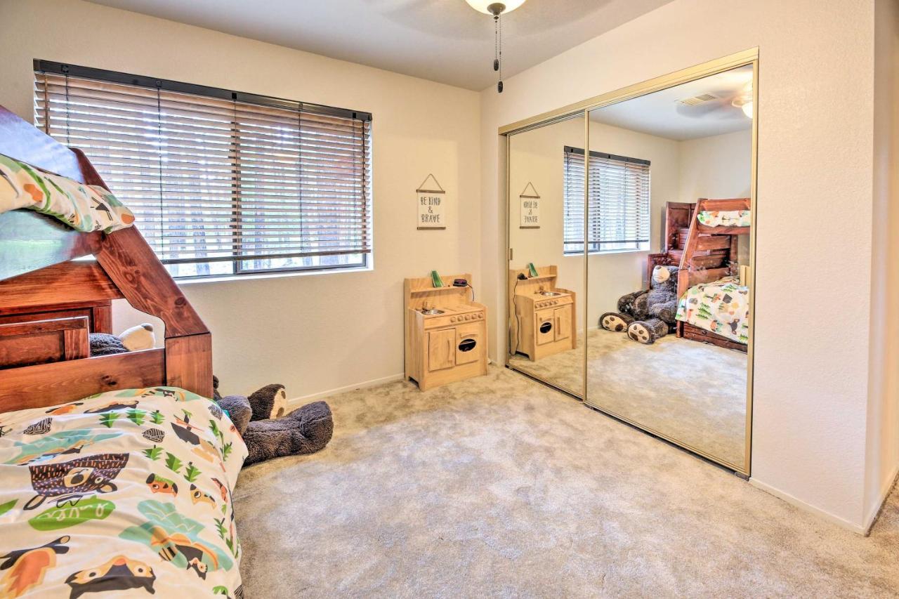 Lush Pinetop Retreat With Large Deck And Wooded Yard! المظهر الخارجي الصورة
