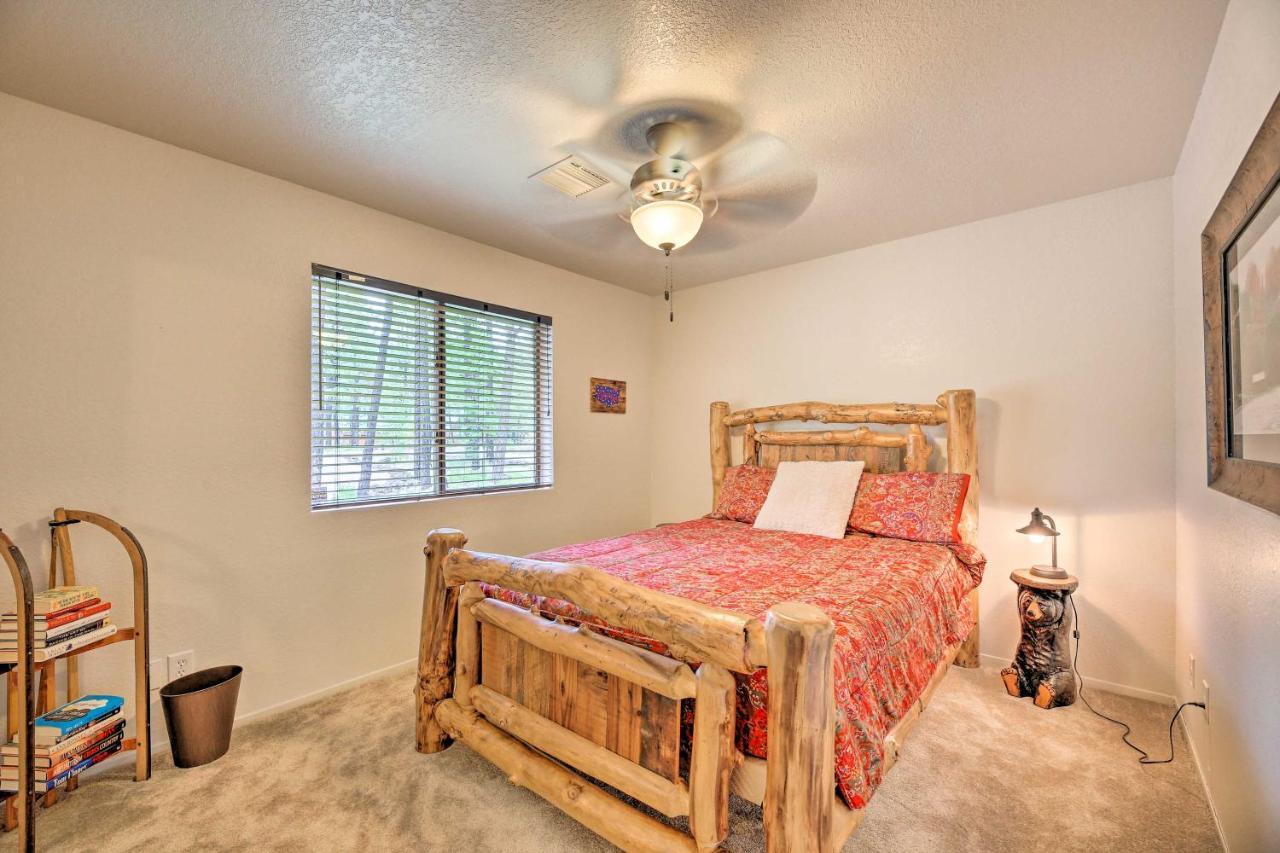 Lush Pinetop Retreat With Large Deck And Wooded Yard! المظهر الخارجي الصورة